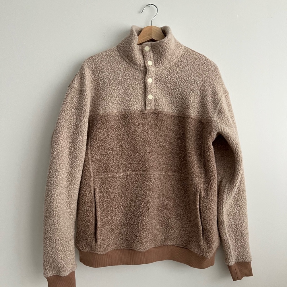 Men's Outdoor Voices Tan Turtleneck Sweater Cozy Fleece Size XS